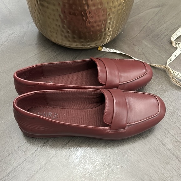 NATURALIZER Genn-Flow Slip-ons - Picture 6 of 11